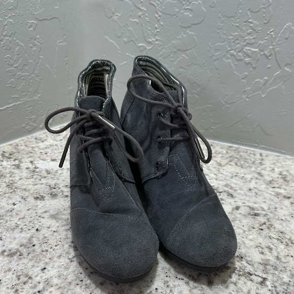 Tom's Gray Suede Women's Kala Booties - Picture 1 of 9